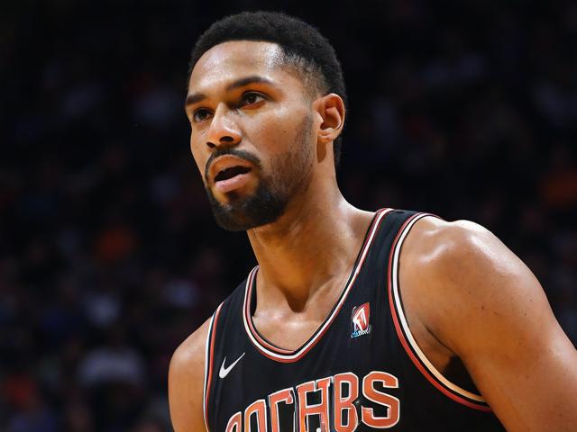 “九游app_ 历史回顾：NBA几十年来的十大经典封盖”，nba封面设计