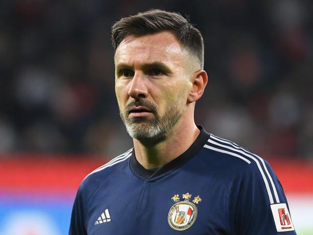 九游体育官网_ 德甲决战，教练点评关键战术，九游游戏中心官方网站