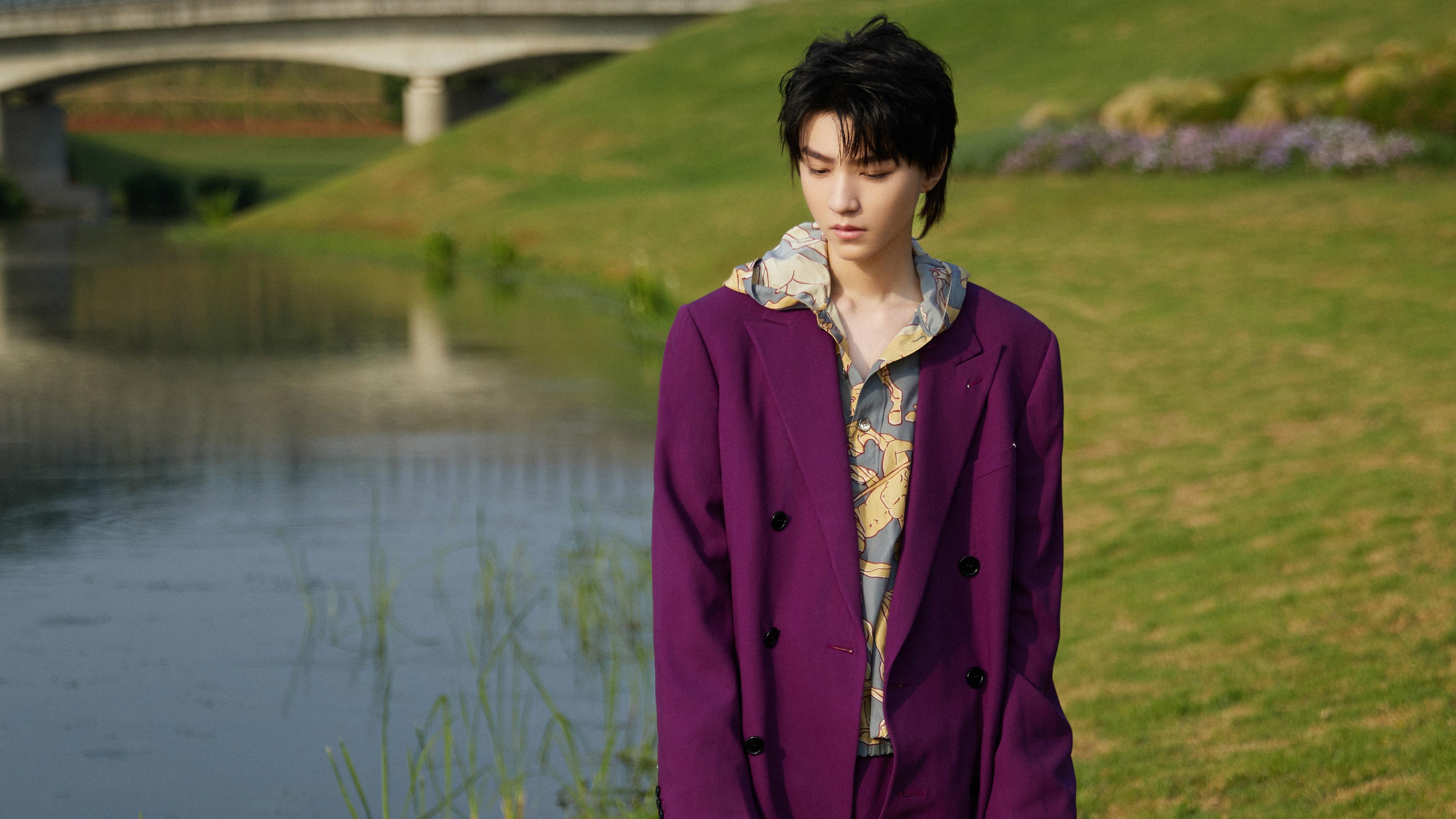 拜仁慕尼黑主场2-0战胜弗赖堡，继续领跑德甲，拜仁慕尼黑场地