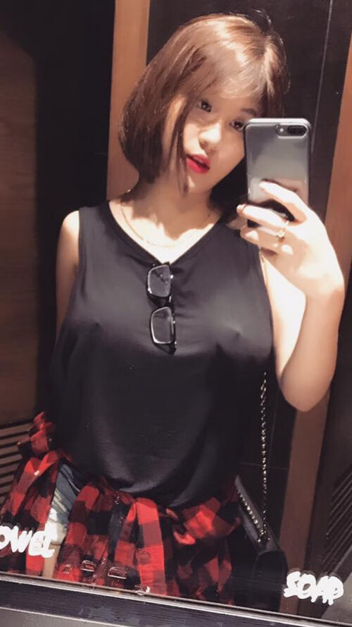 乌克兰男篮在欧洲锦标赛中表现出色，冲击冠军奖牌期待已久，乌克兰队欧洲杯最好成绩