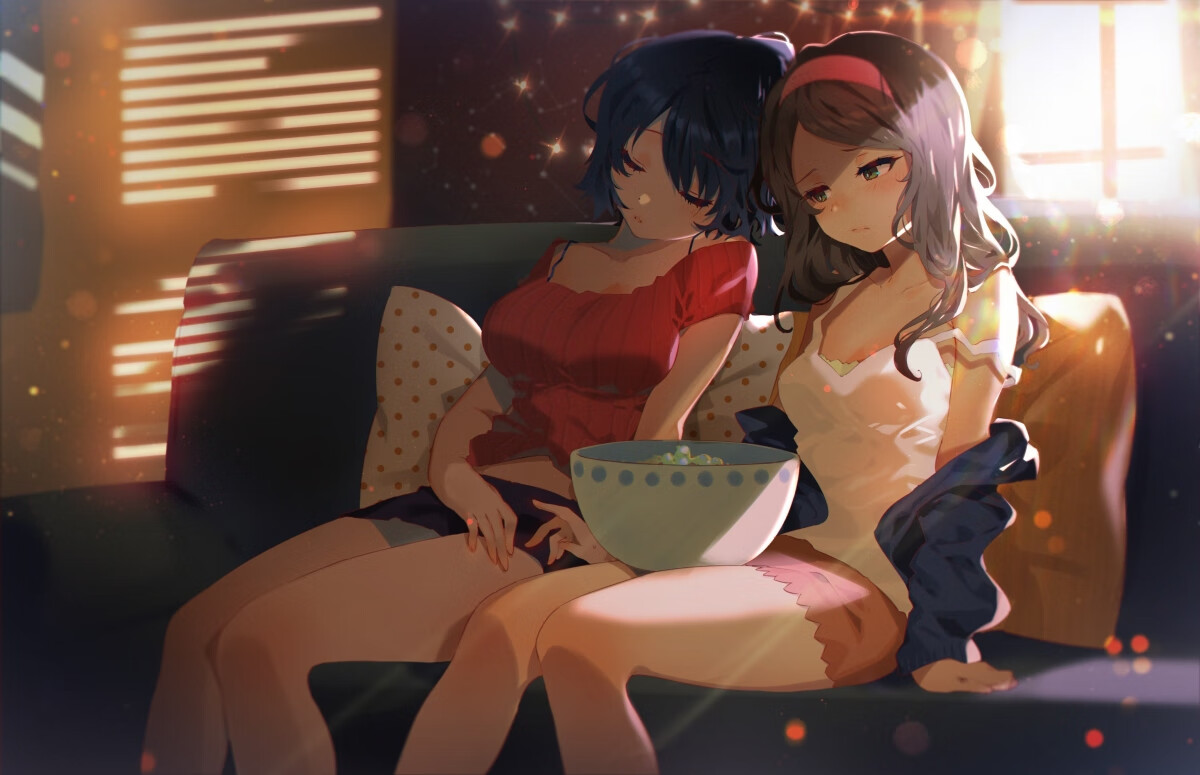 亚历克斯·格林伍德在橄榄球锦标赛中发挥出色，成为防守新星，亚历克斯-格林伍德